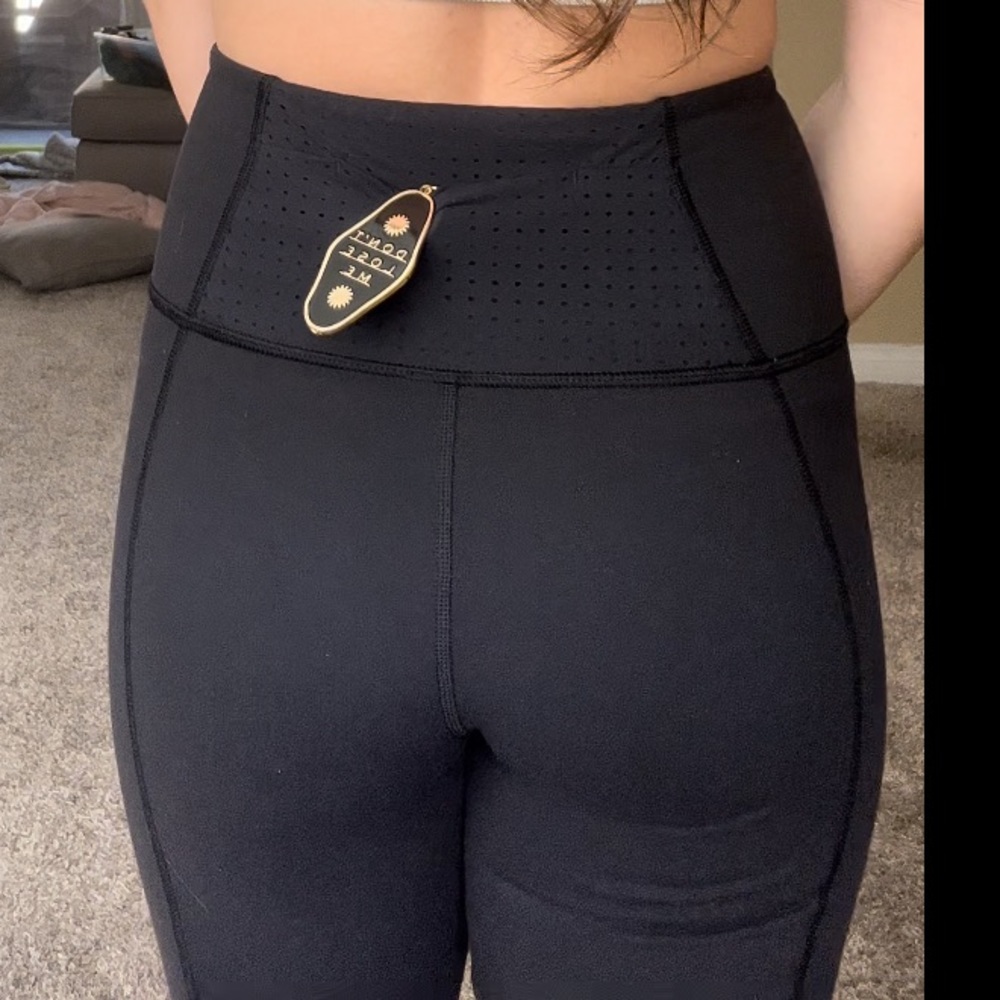 Lululemon Black Leggings with back pocket - size 6